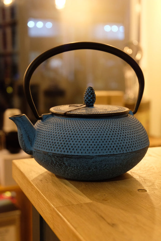 Tea Pot - Midnight Dark Grey Cast Iron Pot 600ml with Infuser